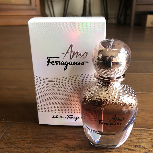 Ferragamo(フェラガモ)のFerragamo amo 香水 50ml コスメ/美容の香水(香水(女性用))の商品写真