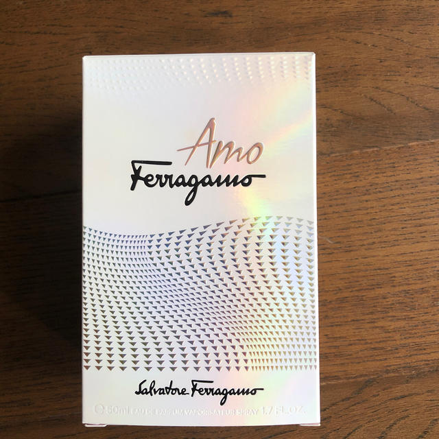 Ferragamo(フェラガモ)のFerragamo amo 香水 50ml コスメ/美容の香水(香水(女性用))の商品写真