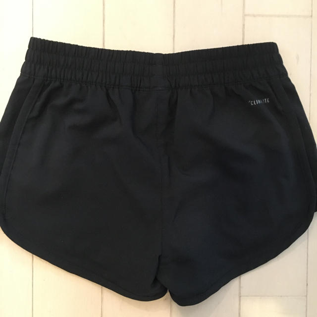 adidas(アディダス)のadidas  ショートパンツ キッズ/ベビー/マタニティのキッズ服女の子用(90cm~)(パンツ/スパッツ)の商品写真