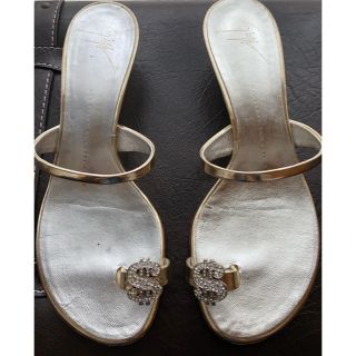 ジュゼッペザノッティ(GIUZEPPE ZANOTTI)のジュゼッペザノッティ　トゥリングサンダル　ゴールド(サンダル)