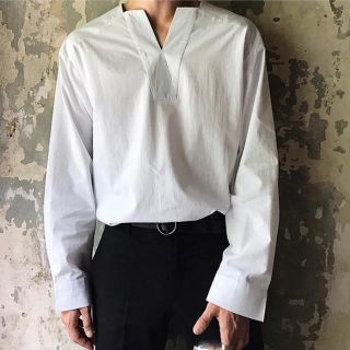 ジルサンダー(Jil Sander)の【新品未使用】Vネック　デザインカットソー　シャツ(シャツ)