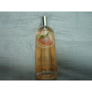 ザボディショップ(THE BODY SHOP)のボディショップ　ヴィンヤード ピーチ ボディミスト 100ml(香水(女性用))