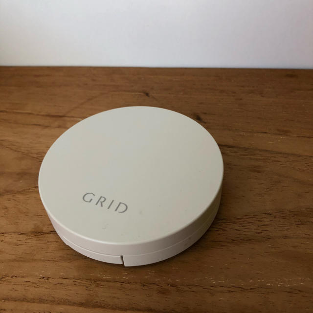 GRID モイスチャープレストパウダー コスメ/美容のベースメイク/化粧品(ファンデーション)の商品写真