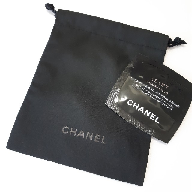 CHANEL(シャネル)のシャネル 巾着 保存袋 (ル リフト クレーム リッシュ サンプル付き ) レディースのファッション小物(ポーチ)の商品写真