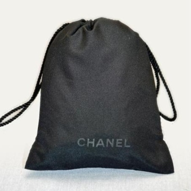 CHANEL(シャネル)のシャネル 巾着 保存袋 (ル リフト クレーム リッシュ サンプル付き ) レディースのファッション小物(ポーチ)の商品写真