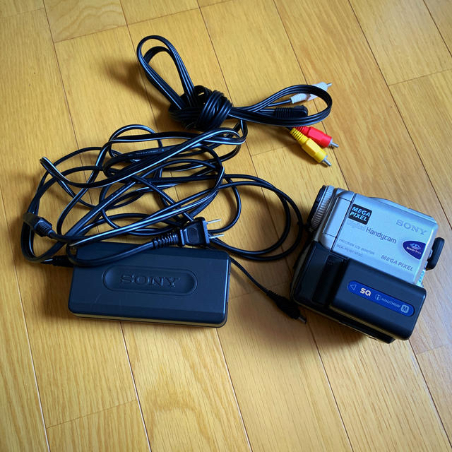 SONY DCR-PC101 ビデオカメラスマホ/家電/カメラ