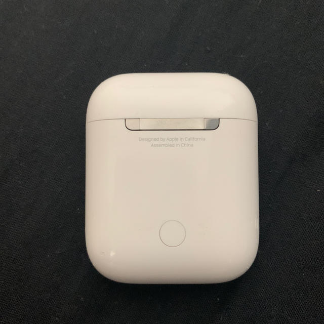 Apple(アップル)のAir pods 充電ケースのみ スマホ/家電/カメラのオーディオ機器(ヘッドフォン/イヤフォン)の商品写真