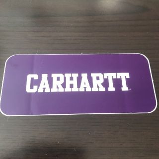 カーハート(carhartt)の(縦4.2cm横10cm)carharttステッカー　パープル✖ホワイト(その他)