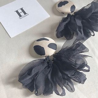 ジーユー(GU)のBlack  leopard×chiffon ribbon earring(ピアス)