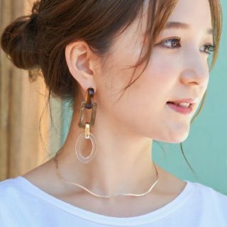 ハンサムチェーンアクリルピアス ブラウン(ピアス)