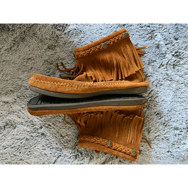 Minnetonka(ミネトンカ)の一番人気色♡ミネトンカ ショートブーツ フリンジブーツ レディースの靴/シューズ(ブーツ)の商品写真
