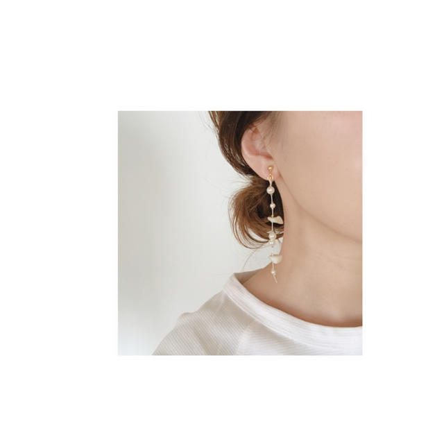 JOURNAL STANDARD(ジャーナルスタンダード)のWhite shell×Acryl perl pierce/earring ハンドメイドのアクセサリー(ピアス)の商品写真