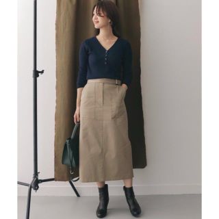 アーバンリサーチ(URBAN RESEARCH)の美品 Urban reserch　ベルト付き　タイトスカート　ベージュ(ひざ丈スカート)