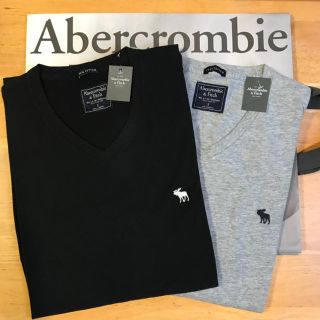 アバクロンビーアンドフィッチ(Abercrombie&Fitch)の新品⭐️アバクロ　Vネック　　Tシャツ　セット(Tシャツ/カットソー(半袖/袖なし))