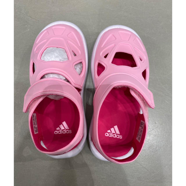 adidas女の子サンダル キッズ/ベビー/マタニティのベビー靴/シューズ(~14cm)(サンダル)の商品写真