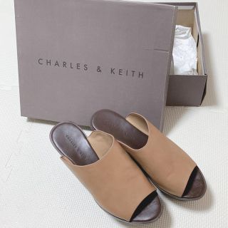 チャールズアンドキース(Charles and Keith)のヘイホーさん専用CHARLES & KEITH ベージュサンダル(サンダル)