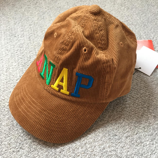 ANAP Kids(アナップキッズ)のアナップキッズ キャップ 帽子 52cm 新品 キッズ/ベビー/マタニティのこども用ファッション小物(帽子)の商品写真