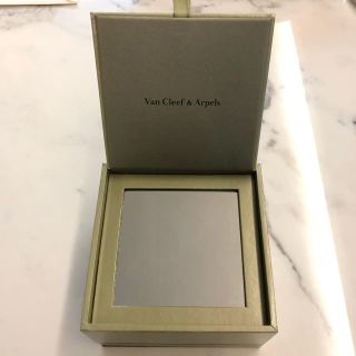 Van Cleef & Arpels(小物入れ)のフリマアイテム一覧 Van Cleef & Arpels(小物入れ)のフリマアイテム一覧