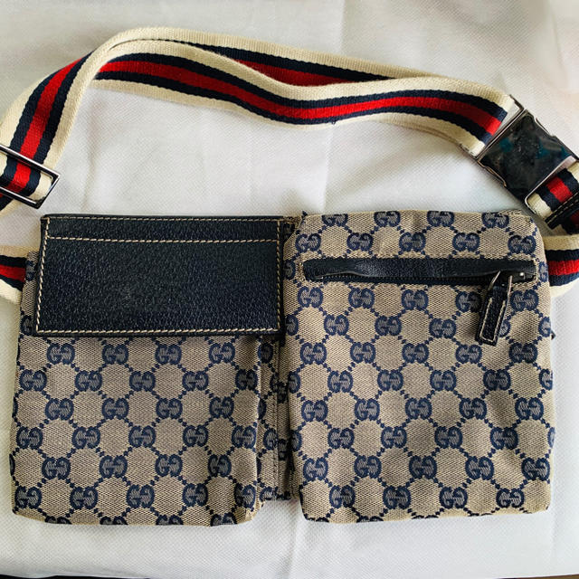 Gucci(グッチ)の専用　GUCCI ウエストバッグ　 レディースのバッグ(ボディバッグ/ウエストポーチ)の商品写真