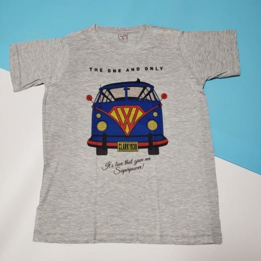 Volkswagen(フォルクスワーゲン)の【スーパーマン×フォルクスワーゲン】海外パロディTシャツ レディースのトップス(Tシャツ(半袖/袖なし))の商品写真