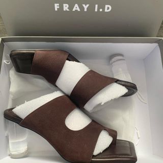 フレイアイディー(FRAY I.D)の完売品　FRAY I.D クリアヒールトングサンダル(サンダル)