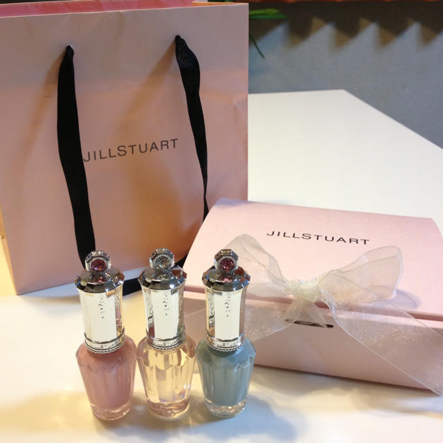 JILLSTUART(ジルスチュアート)のジルネイル限定プレゼントセット♡ コスメ/美容のネイル(その他)の商品写真