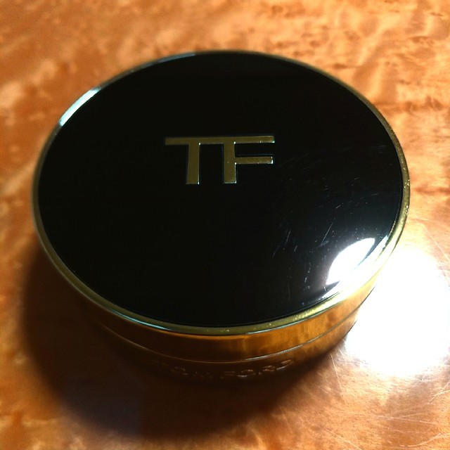 TOM FORD(トムフォード)のTOM FORD タッチ ファンデーション リネン サテンマット クッション コスメ/美容のベースメイク/化粧品(ファンデーション)の商品写真