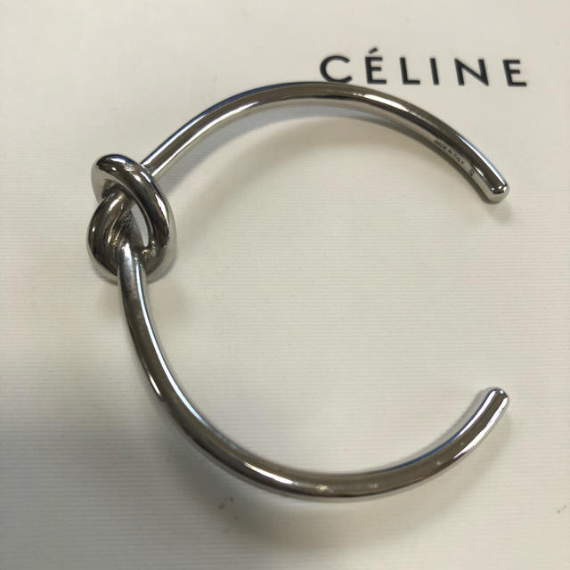 celine(セリーヌ)のセリーヌ  ノットブレス　Sサイズ　シルバー レディースのアクセサリー(ブレスレット/バングル)の商品写真