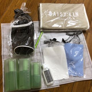 フォクシー(FOXEY)のご専用。FOXEY ノベルティ　AIR podケース含む。(ノベルティグッズ)