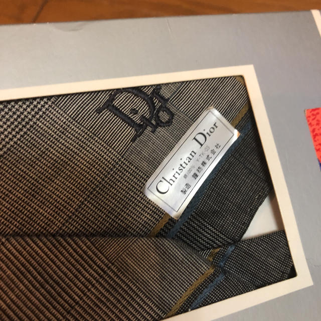 Christian Dior(クリスチャンディオール)のメンズ　ブランドハンカチ　新品未使用 メンズのファッション小物(ハンカチ/ポケットチーフ)の商品写真