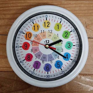 カラフル 知育 白枠 掛け時計(知育玩具)