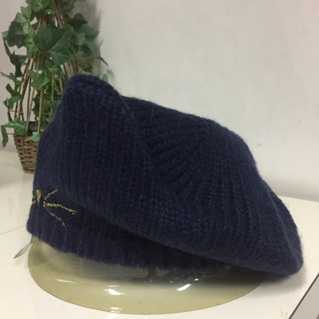 値下げ！モヘアネコ猫耳ひげニットベレー帽ネイビー＊しば様専用 レディースの帽子(ハンチング/ベレー帽)の商品写真
