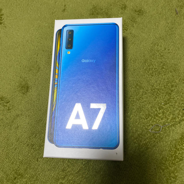 GALAXY A7 ブルー　simフリー