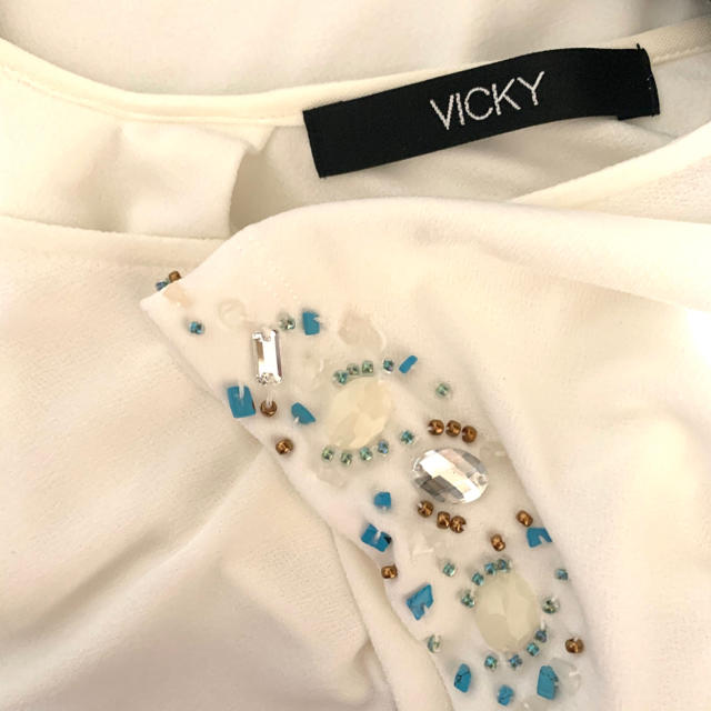 VICKY(ビッキー)のVICKY♡ビジューカットソー レディースのトップス(カットソー(半袖/袖なし))の商品写真