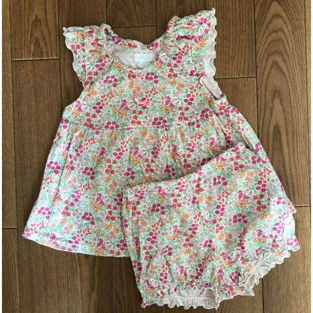 BeBe(ベベ)のbebe セットアップ　M（80） キッズ/ベビー/マタニティのベビー服(~85cm)(シャツ/カットソー)の商品写真