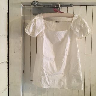 ミュウミュウ(miumiu)のmiumiu white blouse&cardigan.(シャツ/ブラウス(半袖/袖なし))