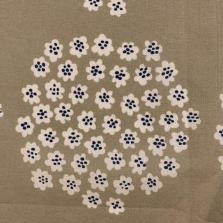 マリメッコ(marimekko)のmarimekko マリメッコ　pukettiベージュ　カットクロス(生地/糸)