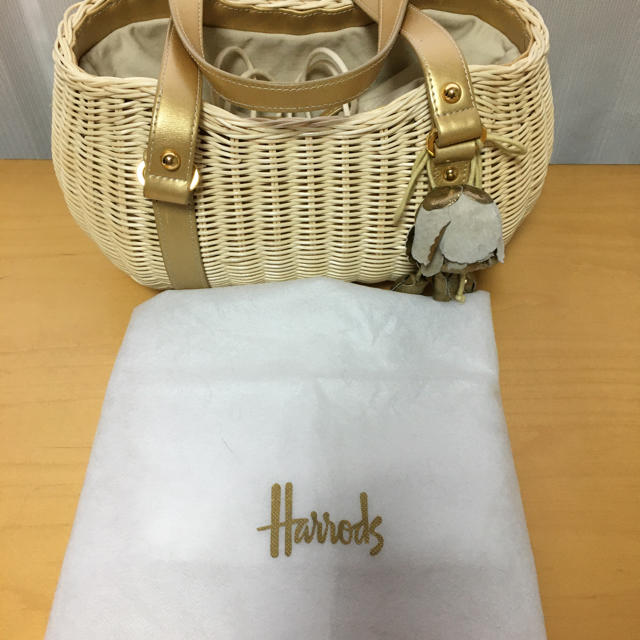 Harrods(ハロッズ)のMieKei様　専用　ハロッズ　かごバッグ レディースのバッグ(かごバッグ/ストローバッグ)の商品写真