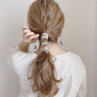 ミスティック(mystic)の紐アレンジ　3つセット　皮紐　革紐スエード　ヘアアクセサリー　ヘアアレンジ(その他)