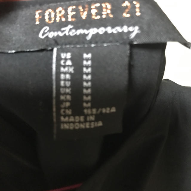 FOREVER 21(フォーエバートゥエンティーワン)のフォーエバー21（膝丈ワンピース） レディースのワンピース(ひざ丈ワンピース)の商品写真