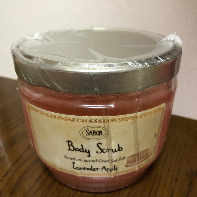 SABON(サボン)の未開封 サボン ボディスクラブ ラベンダーアップル コスメ/美容のボディケア(ボディスクラブ)の商品写真