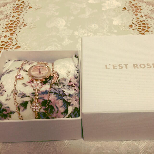 L'EST ROSE(レストローズ)のレストローズ♡美品WEB限定ウォッチ レディースのファッション小物(腕時計)の商品写真