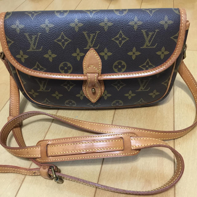 LOUIS VUITTON(ルイヴィトン)のルイヴィトン★ショルダーバッグ★Trang様専用♫ レディースのバッグ(ショルダーバッグ)の商品写真