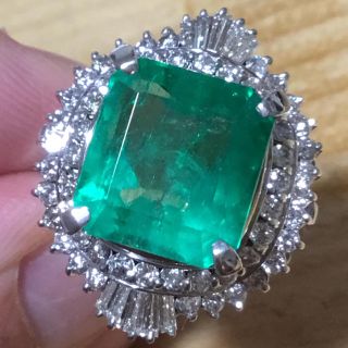 ジュエリーR様専用✨美麗❗️絢爛豪華‼️８ct✨エメラルド＆ダイヤ✨指輪✨12号(リング(指輪))