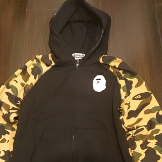 アベイシングエイプ(A BATHING APE)の美品 アベイシングエイプ パーカー ファーストカモ 迷彩(パーカー)