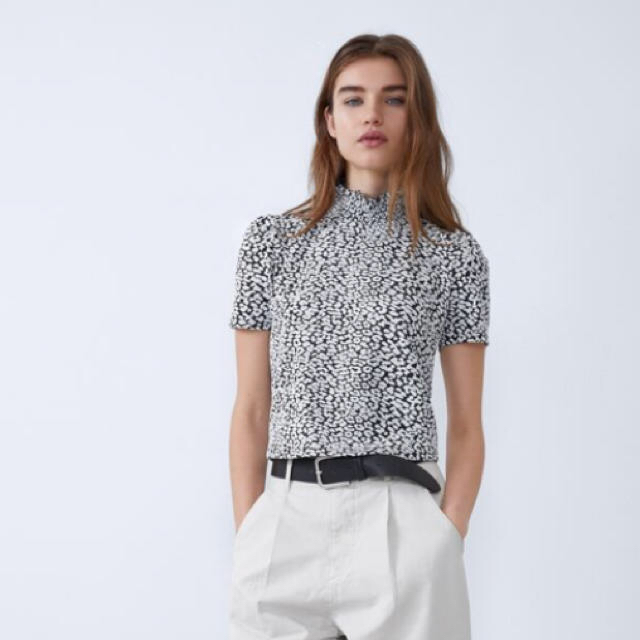 ZARA(ザラ)の新品 レオパード パフスリーブTシャツ レディースのトップス(Tシャツ(半袖/袖なし))の商品写真