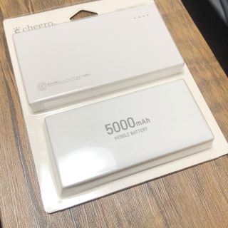 新品 cheero CHE-074-WH モバイル バッテリー 充電器 未使用(バッテリー/充電器)