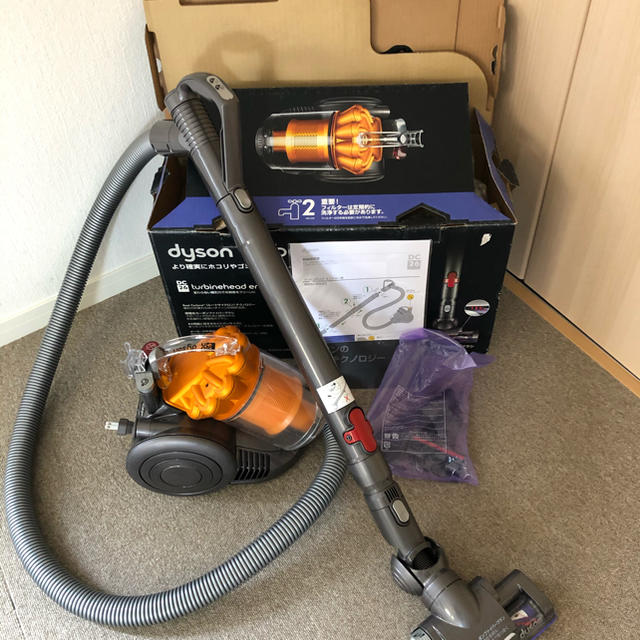 Dyson(ダイソン)のダイソン Carbon Fibre DC 26 スマホ/家電/カメラの生活家電(掃除機)の商品写真