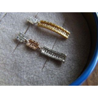 K18　ジュリオペリチオーニ　スリーゴールドダイヤピアス　(ピアス)