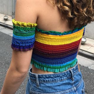 フォーエバートゥエンティーワン(FOREVER 21)のオフショルクロップトップス🌈(カットソー(半袖/袖なし))